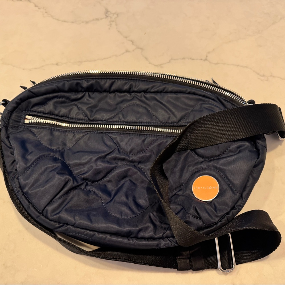 Stylish Quilted Crossbody Bag - Black